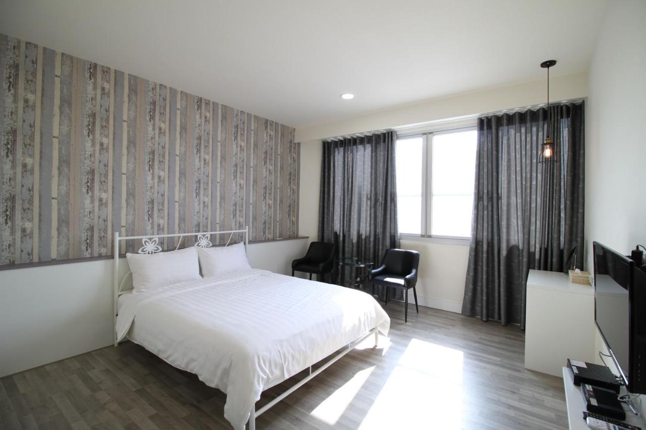 Moment Inn Tainan Exterior photo