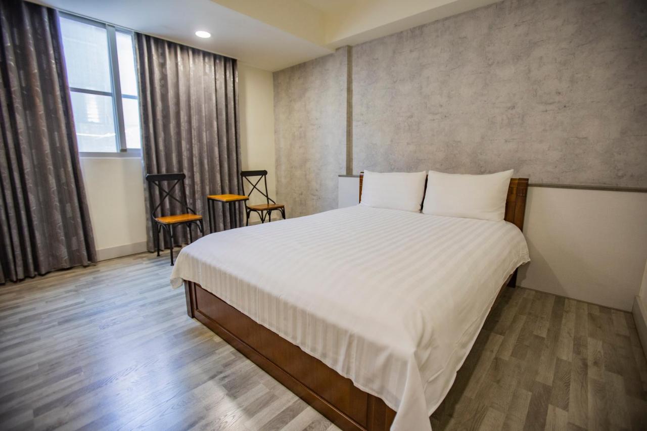 Moment Inn Tainan Exterior photo