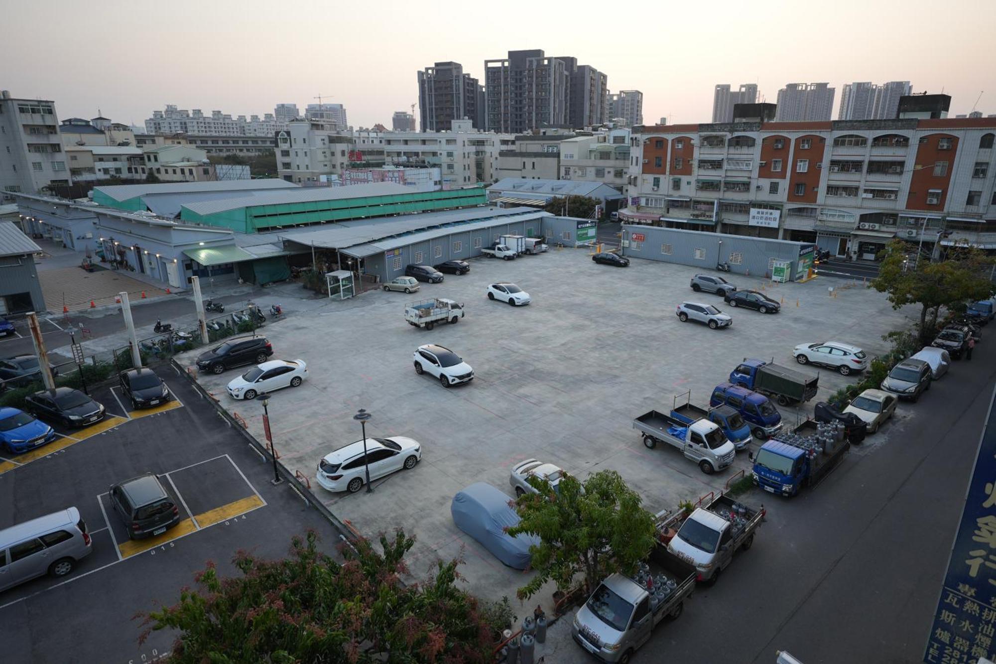 Moment Inn Tainan Exterior photo