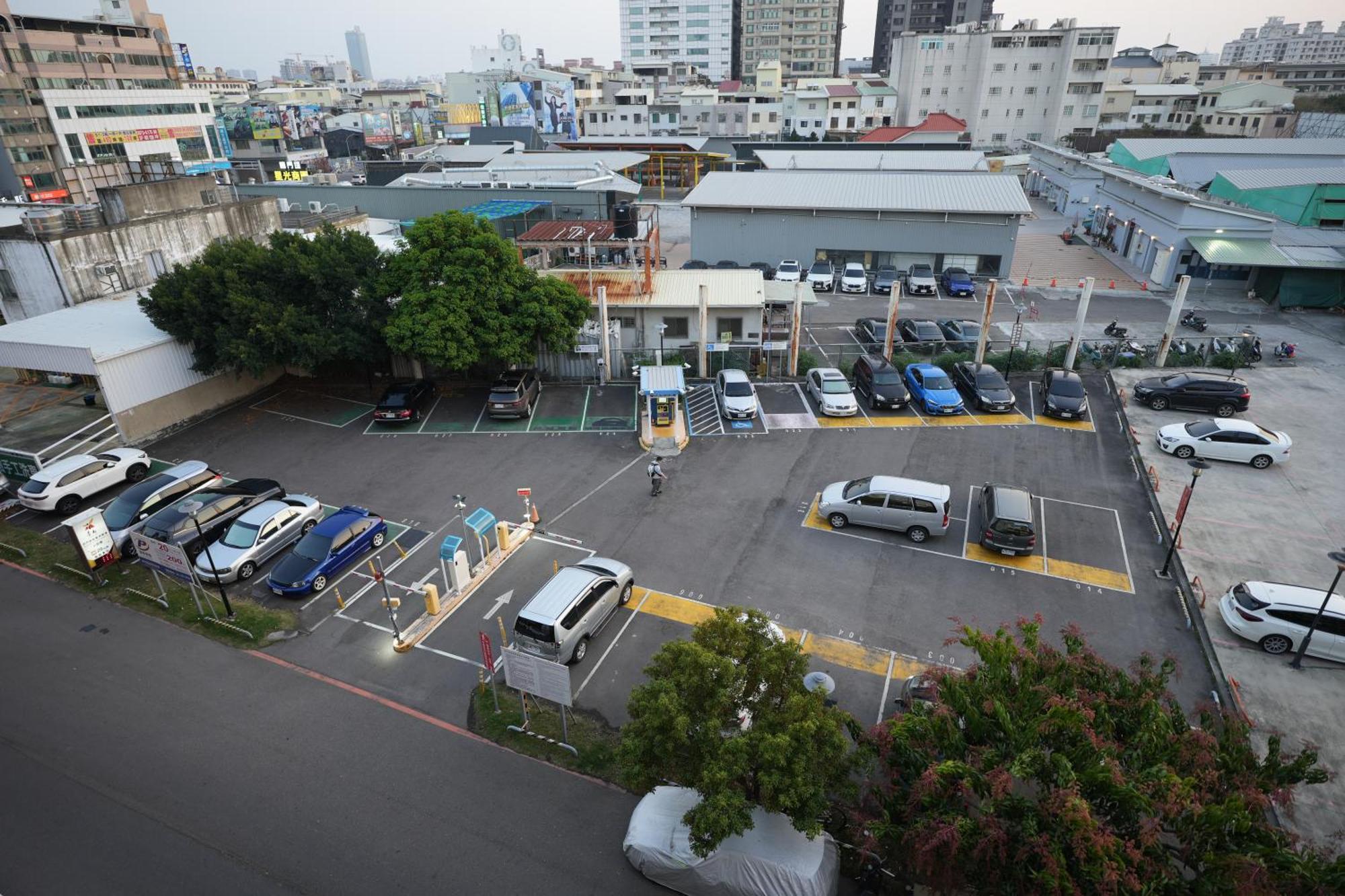 Moment Inn Tainan Exterior photo