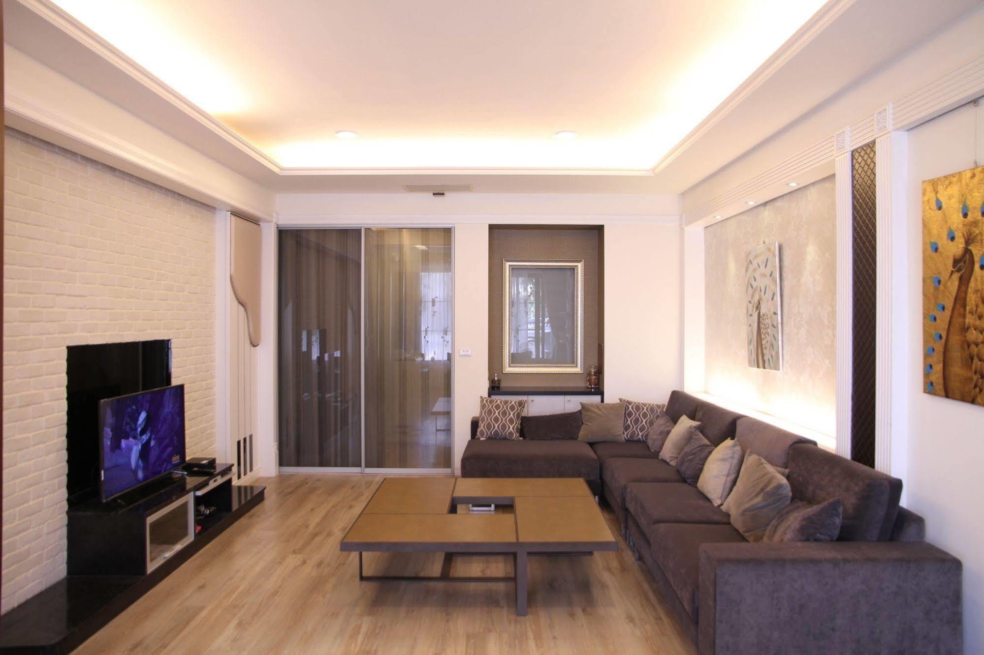 Moment Inn Tainan Exterior photo