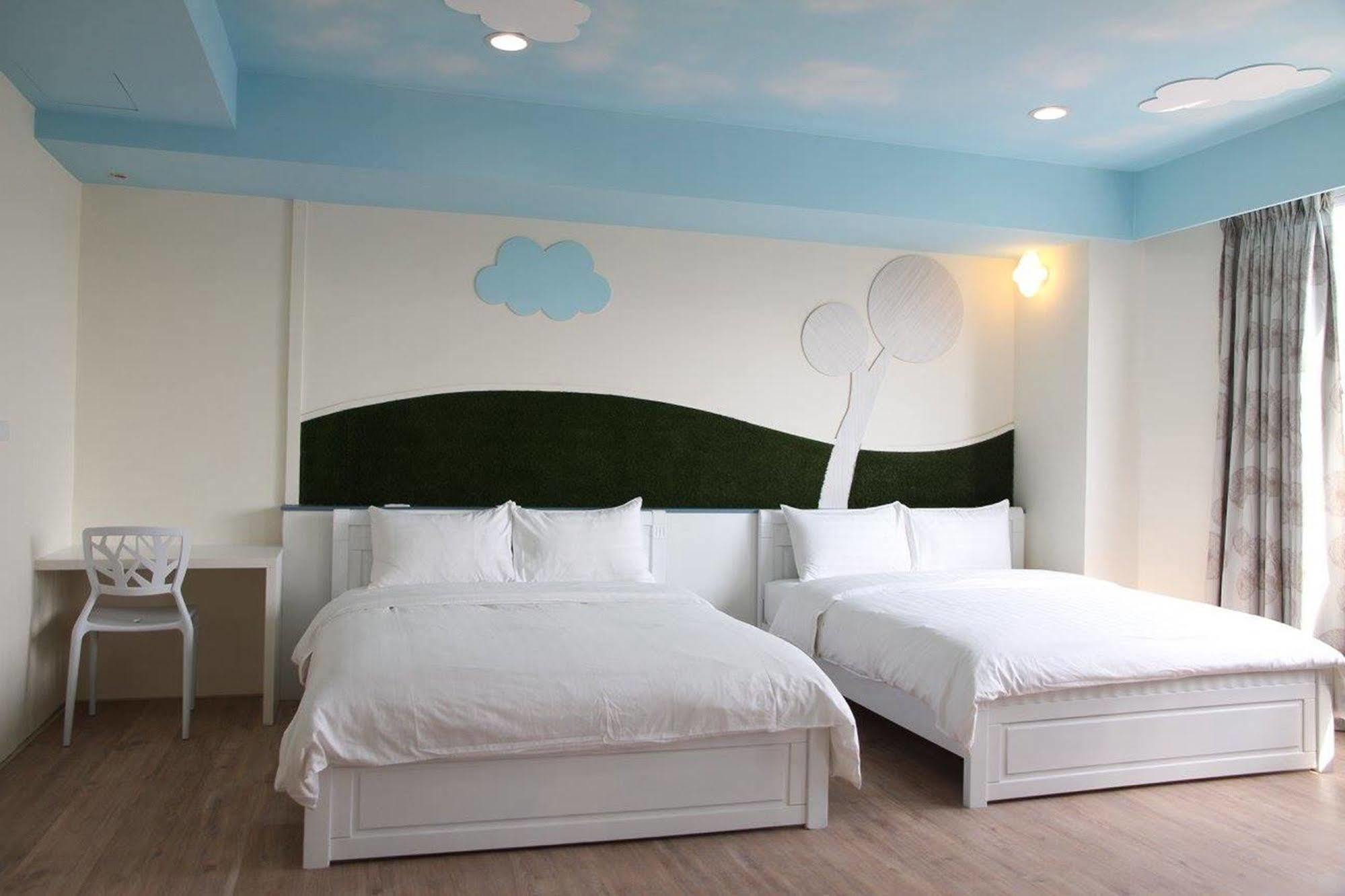 Moment Inn Tainan Exterior photo